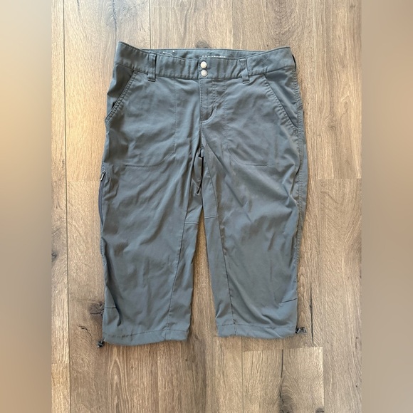 Columbia Omni Shield Outdoor Athletic Gray Crop Pant Women’s Size 10 - Picture 2 of 12